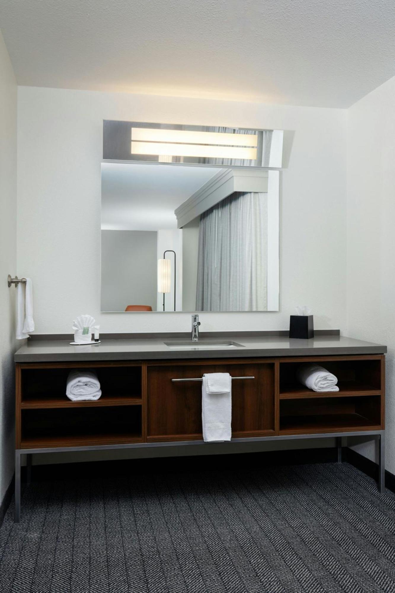 Courtyard By Marriott Wichita At Old Town Hotel Kültér fotó