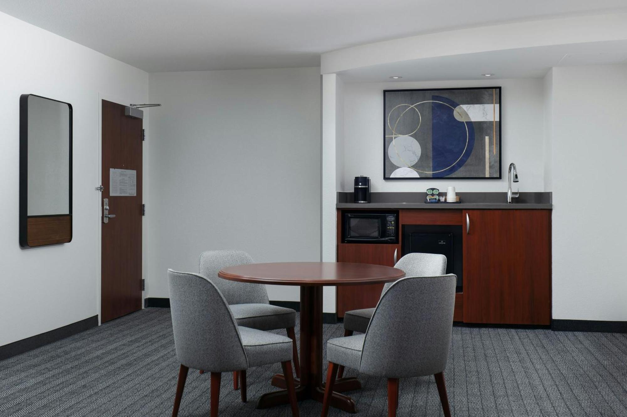 Courtyard By Marriott Wichita At Old Town Hotel Kültér fotó